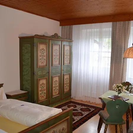Kaiser Karl *** Ferienwohnungen Großgmain Zimmer foto